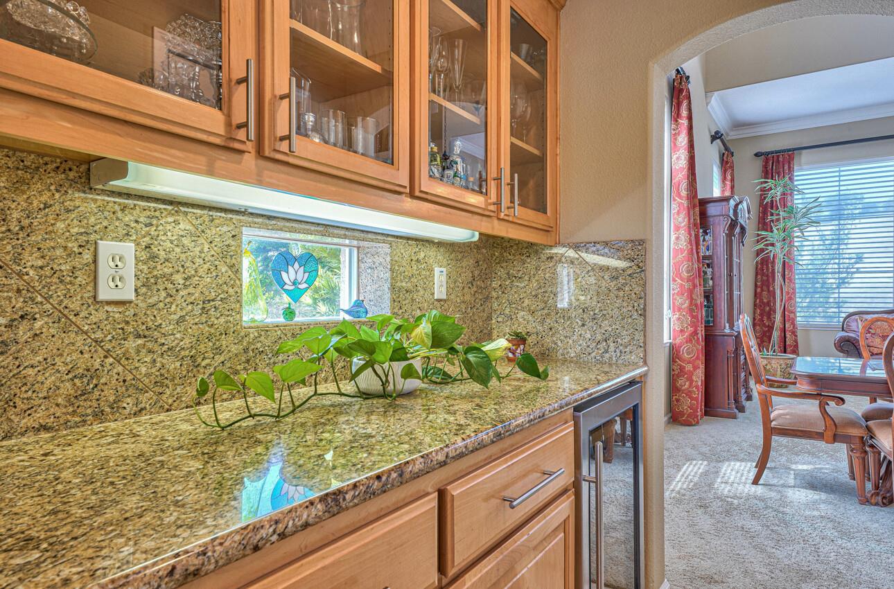 423 Calle San Antonio