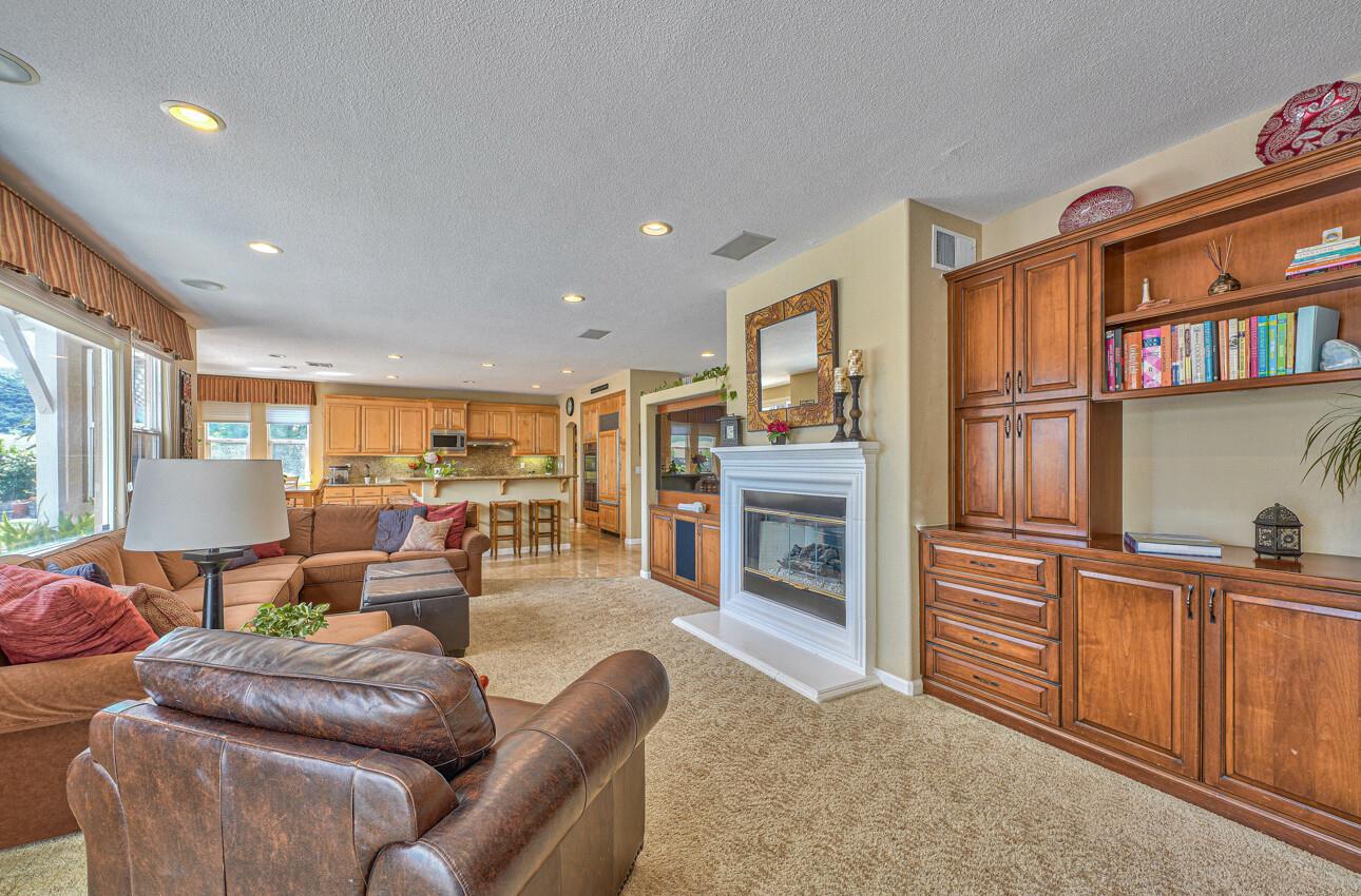 423 Calle San Antonio