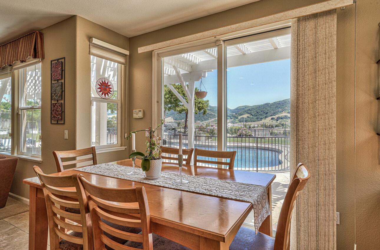 423 Calle San Antonio