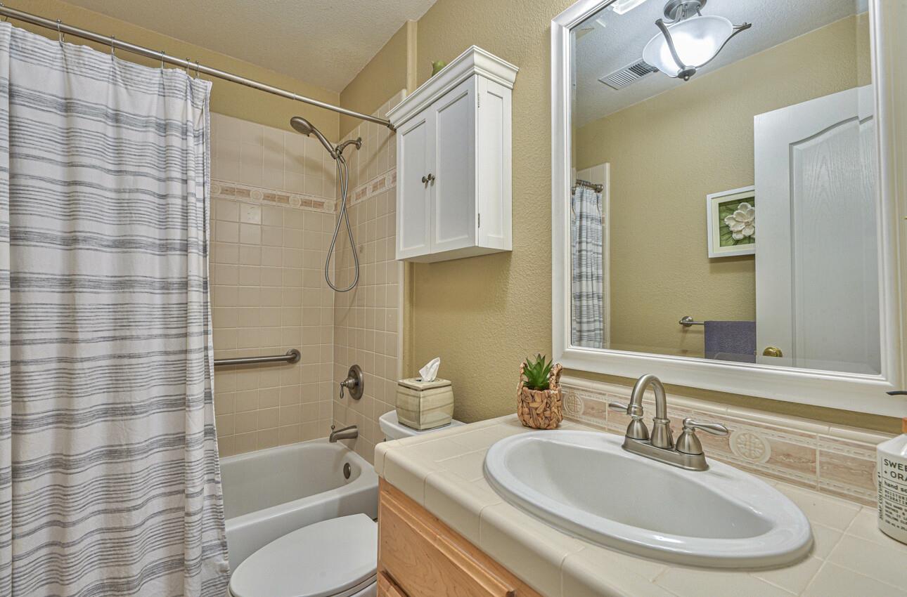 423 Calle San Antonio