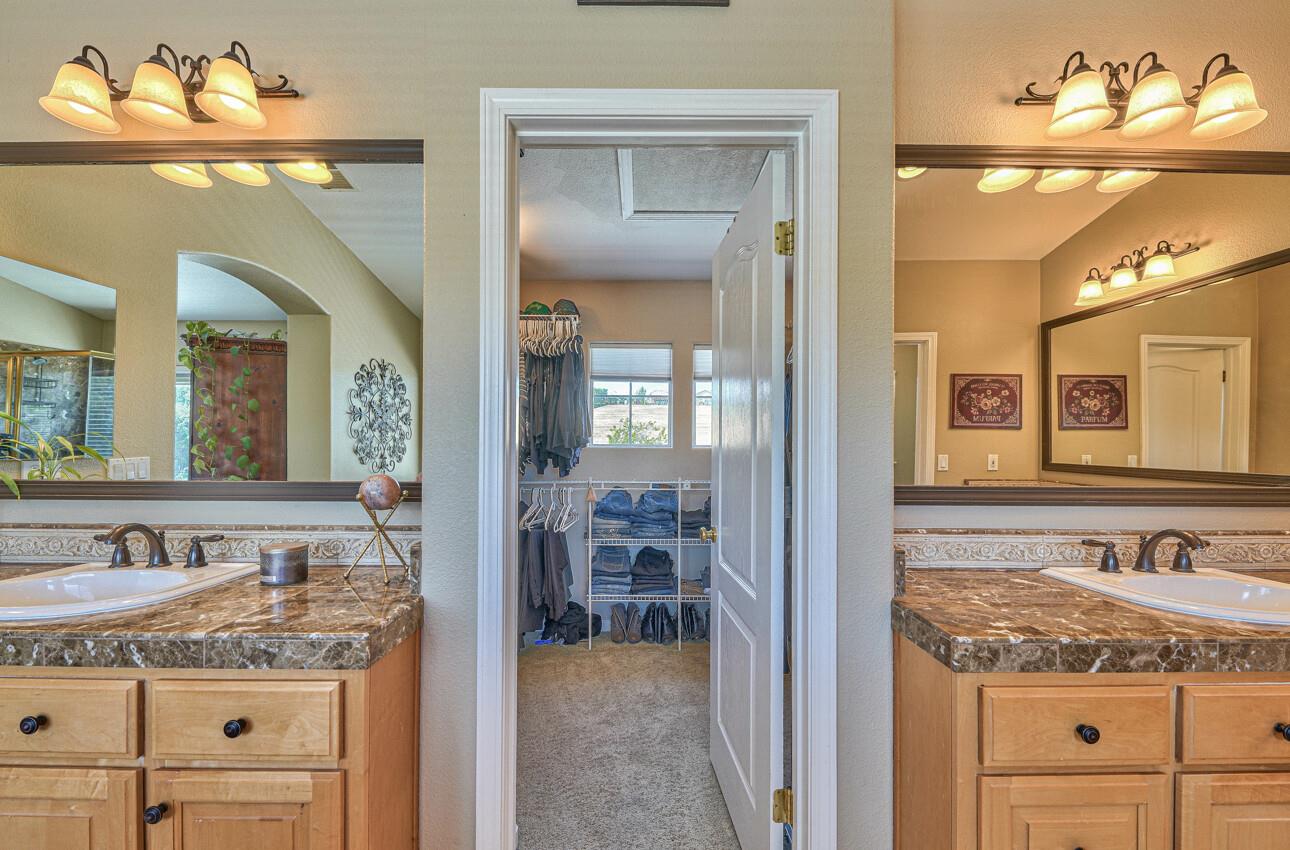 423 Calle San Antonio