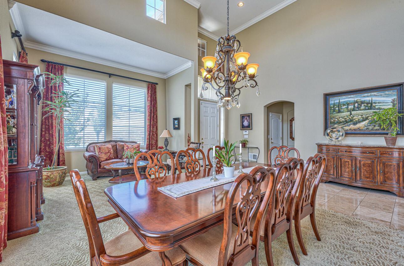 423 Calle San Antonio