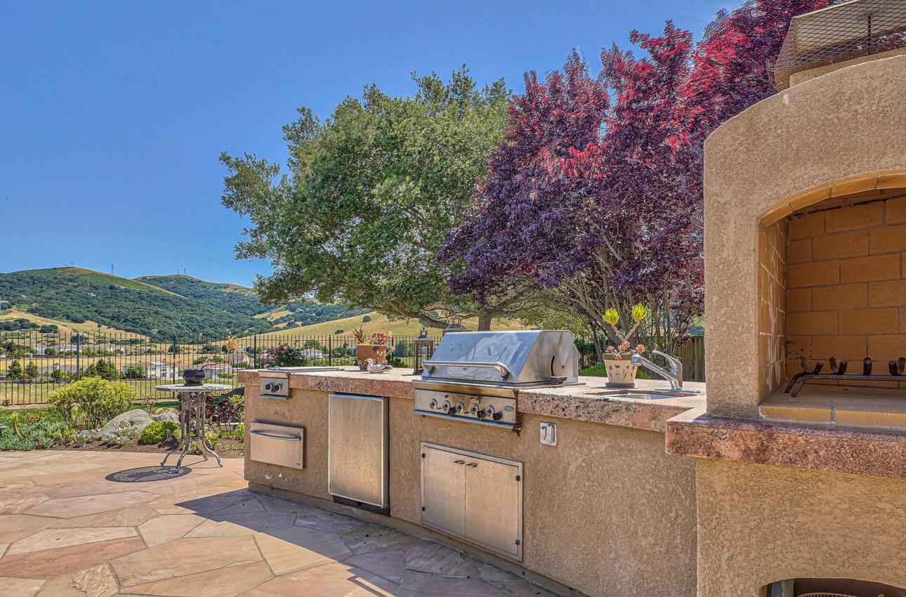 423 Calle San Antonio