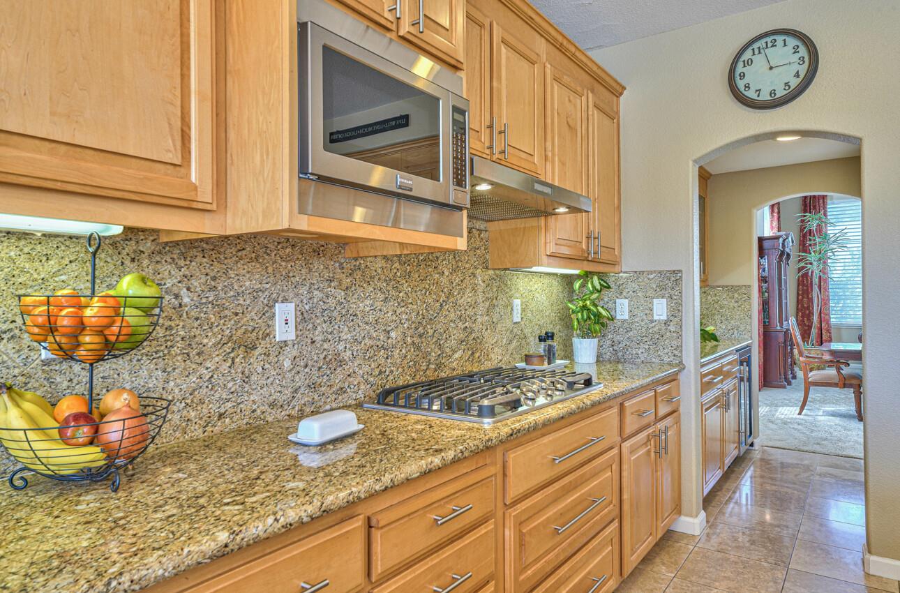 423 Calle San Antonio