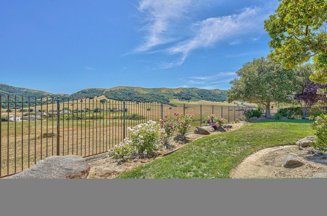 423 Calle San Antonio