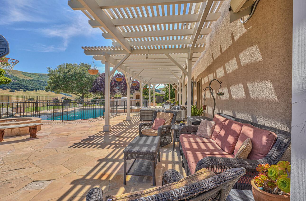 423 Calle San Antonio