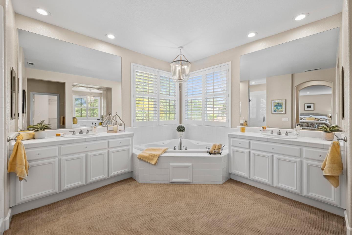 1937 Saint Andrews CIR