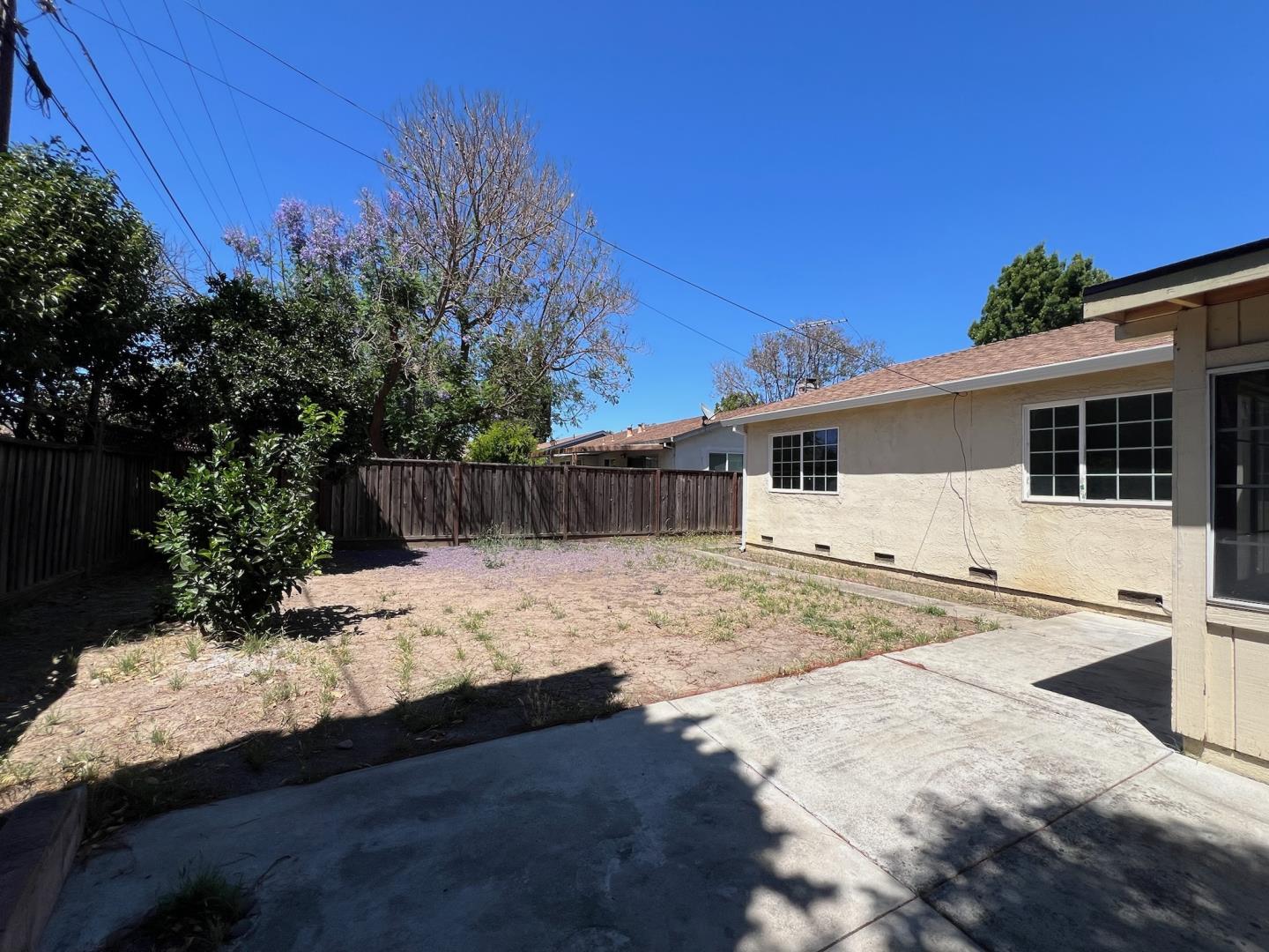 3227 Bourgeois WAY