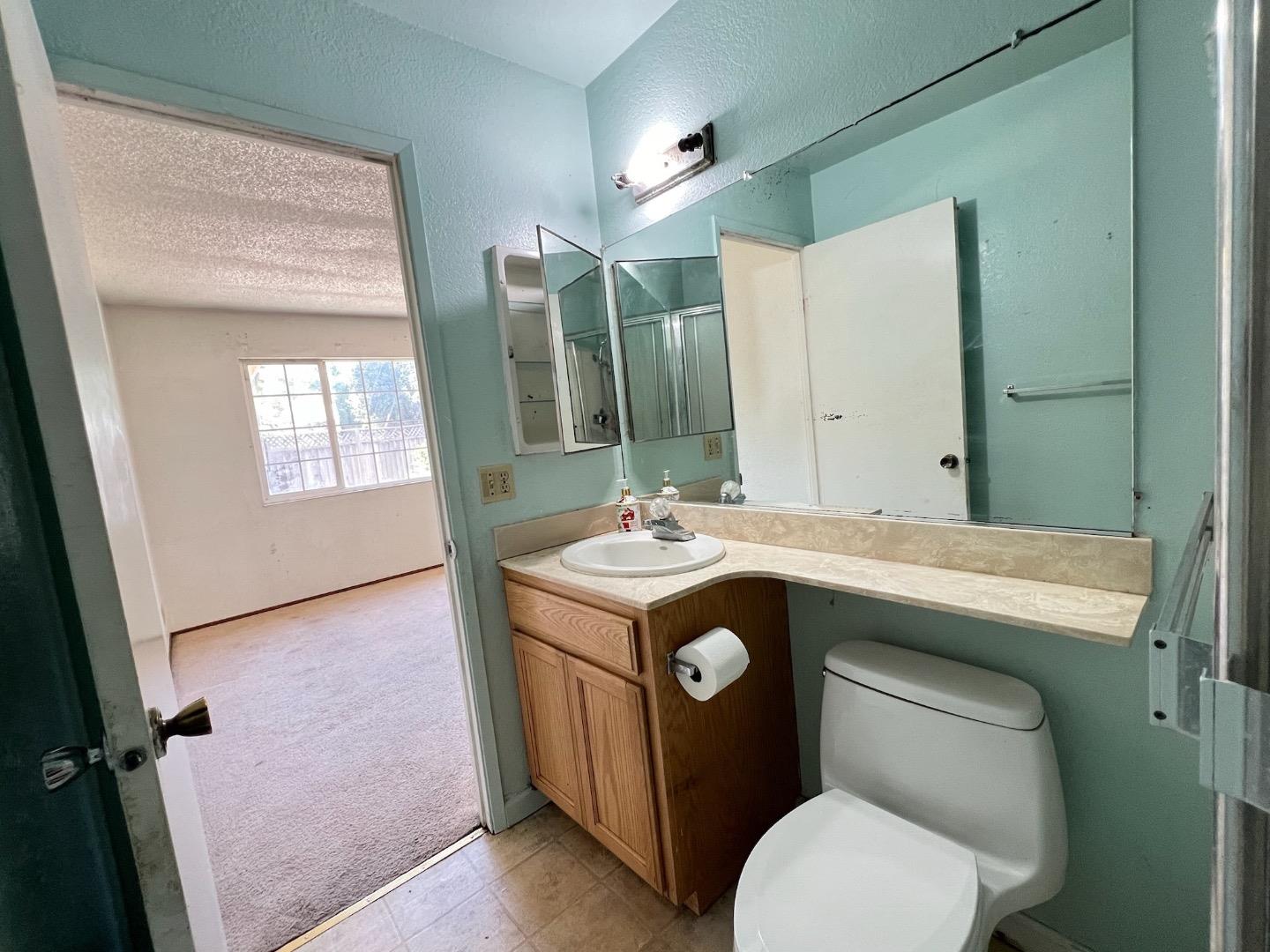 3227 Bourgeois WAY