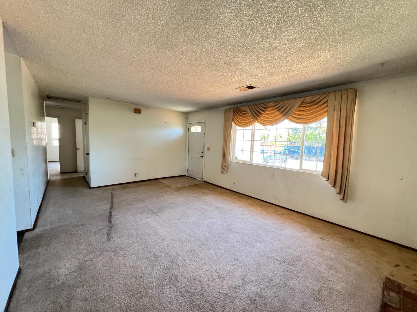 3227 Bourgeois WAY