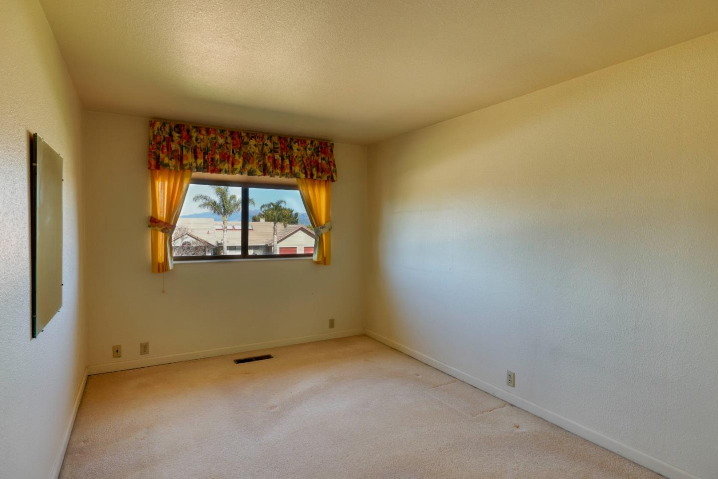 23400 Redding CIR
