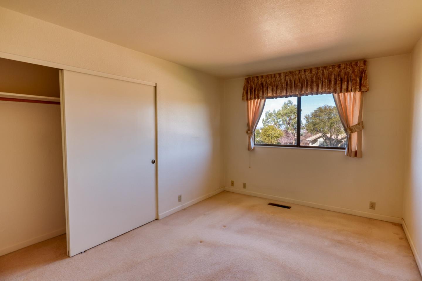 23400 Redding CIR