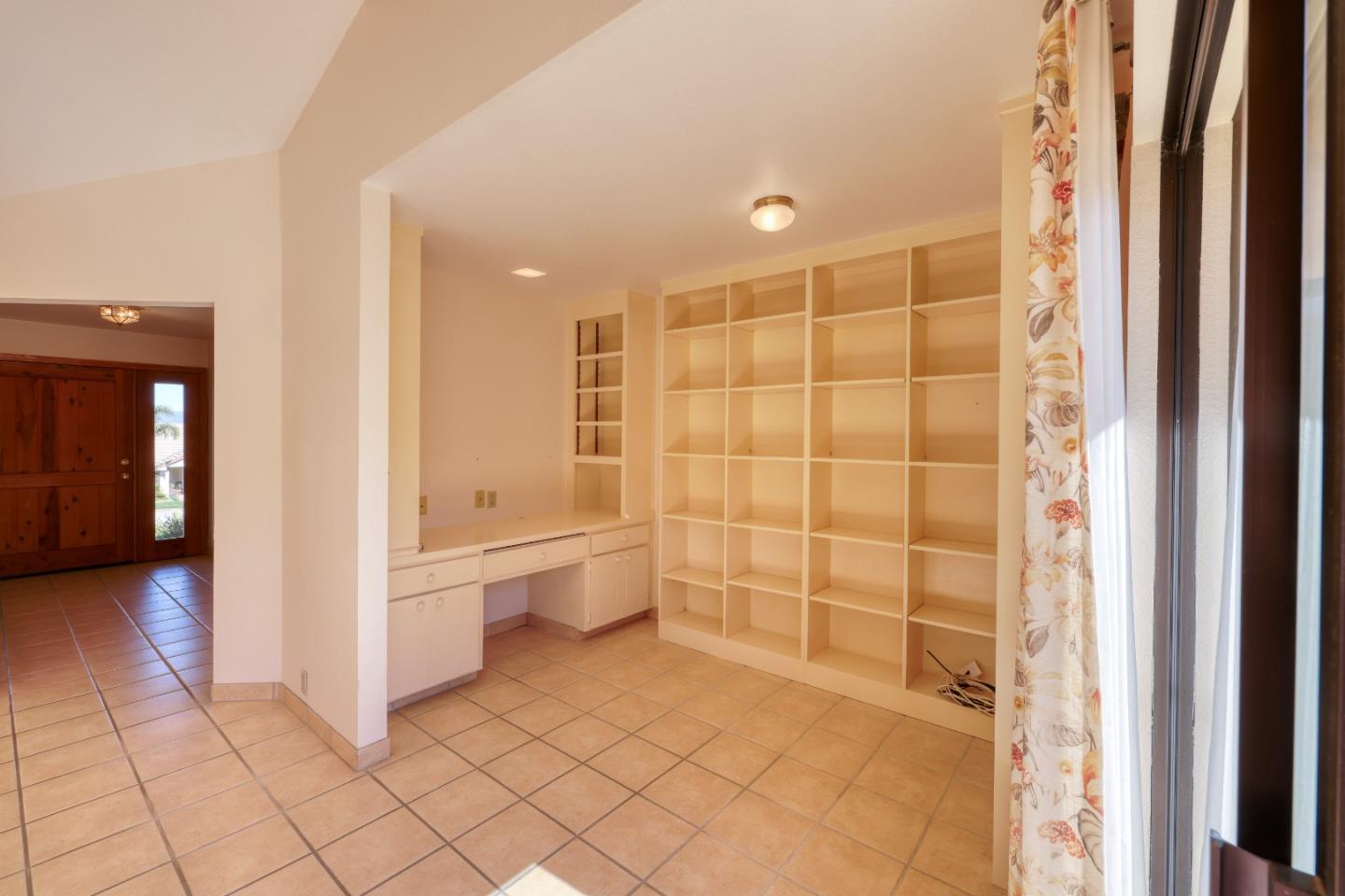 23400 Redding CIR