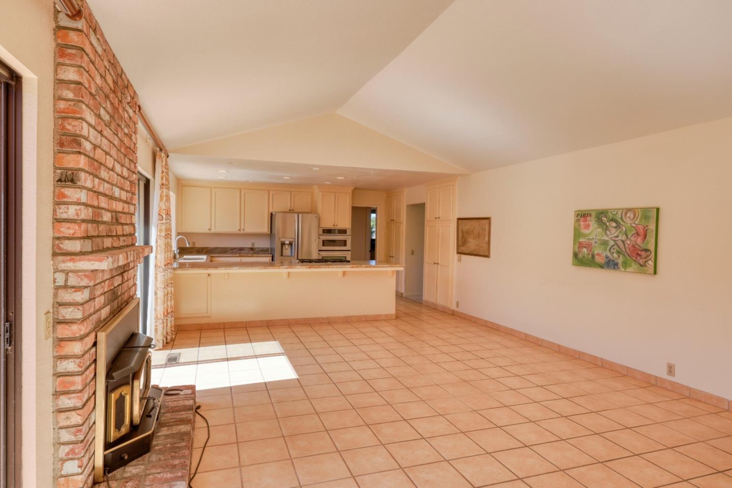 23400 Redding CIR