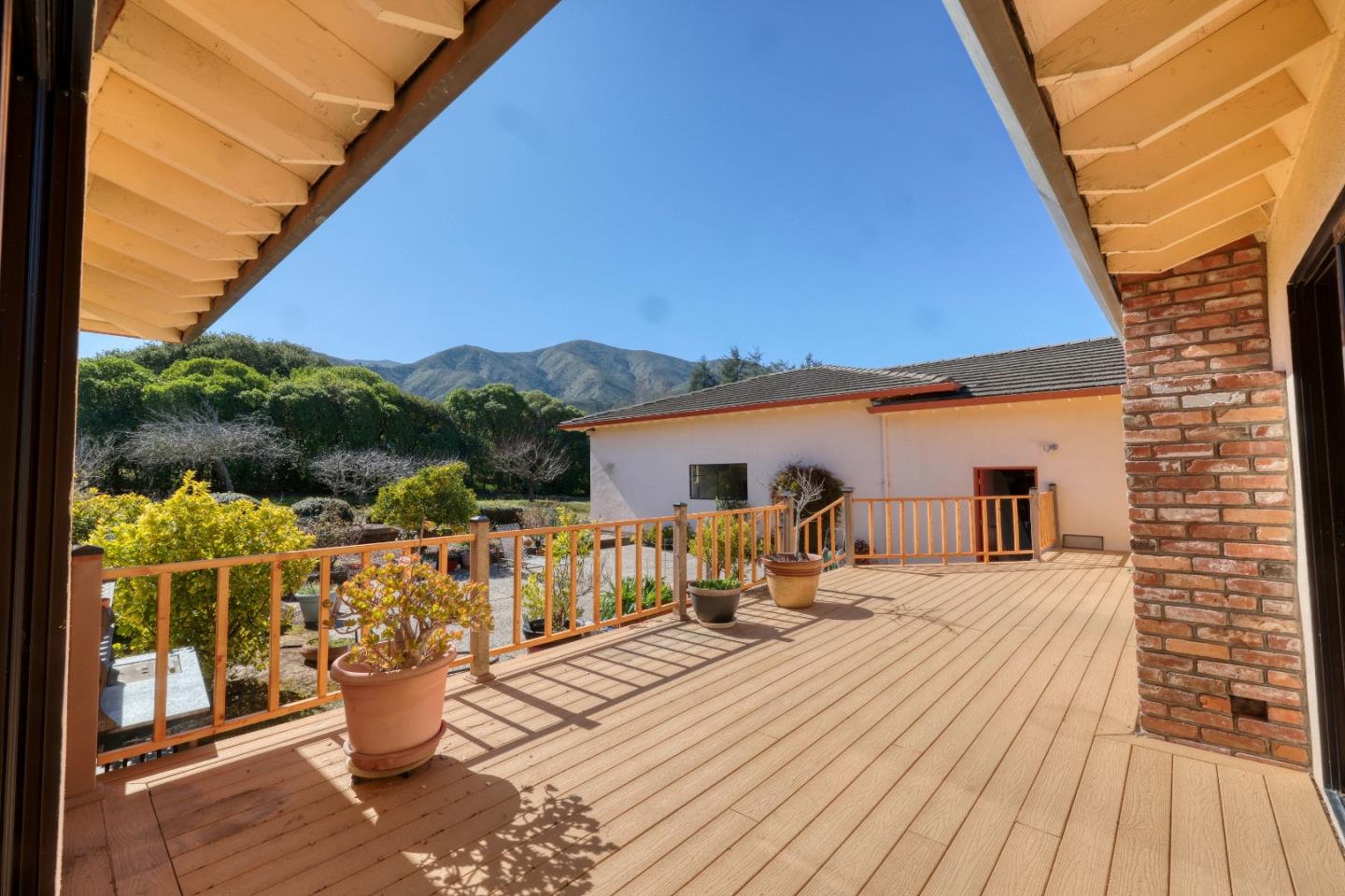 23400 Redding CIR