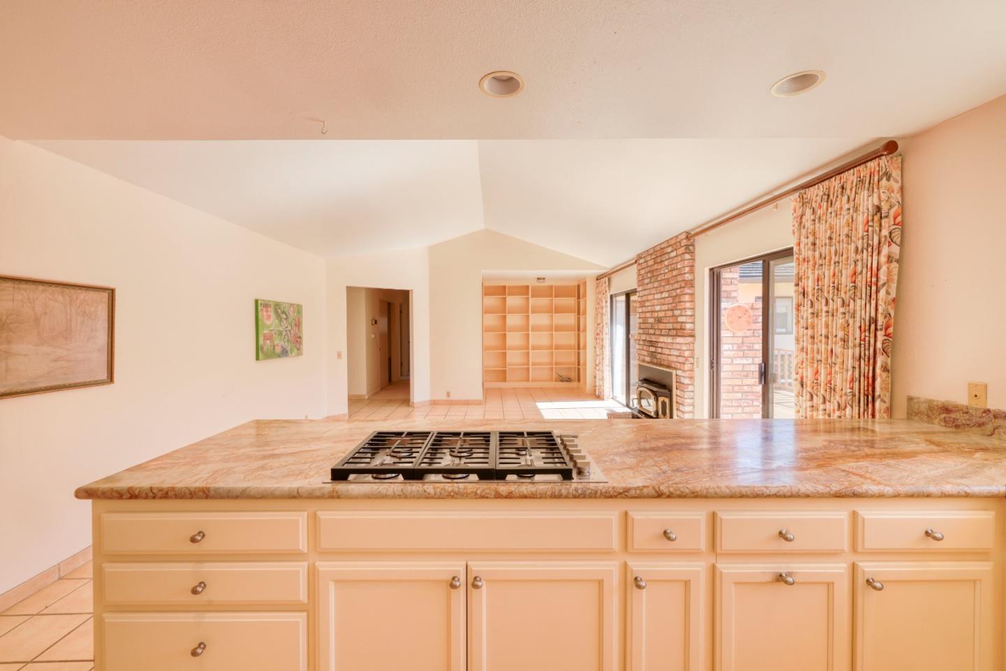 23400 Redding CIR