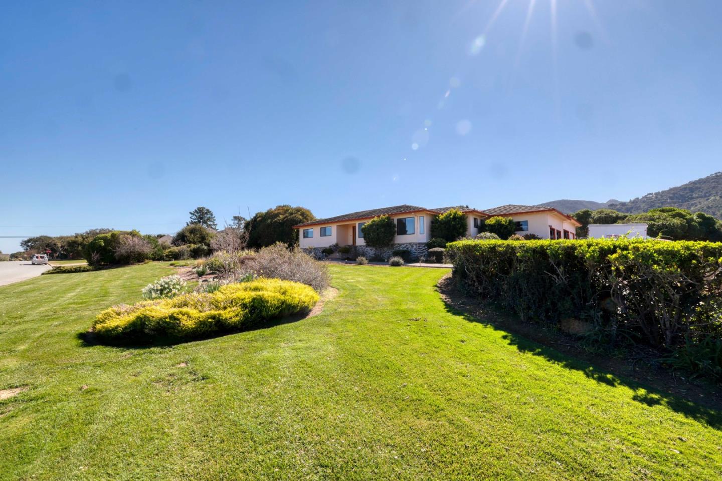 23400 Redding CIR
