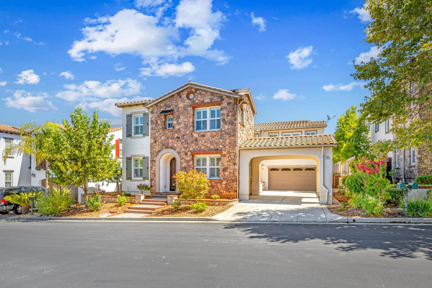 7634 Alister CT
