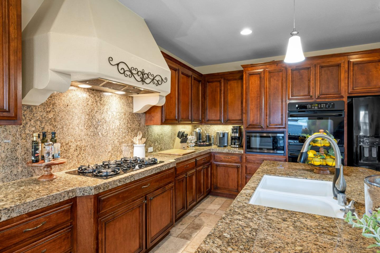 6600 Eagle Ridge CT