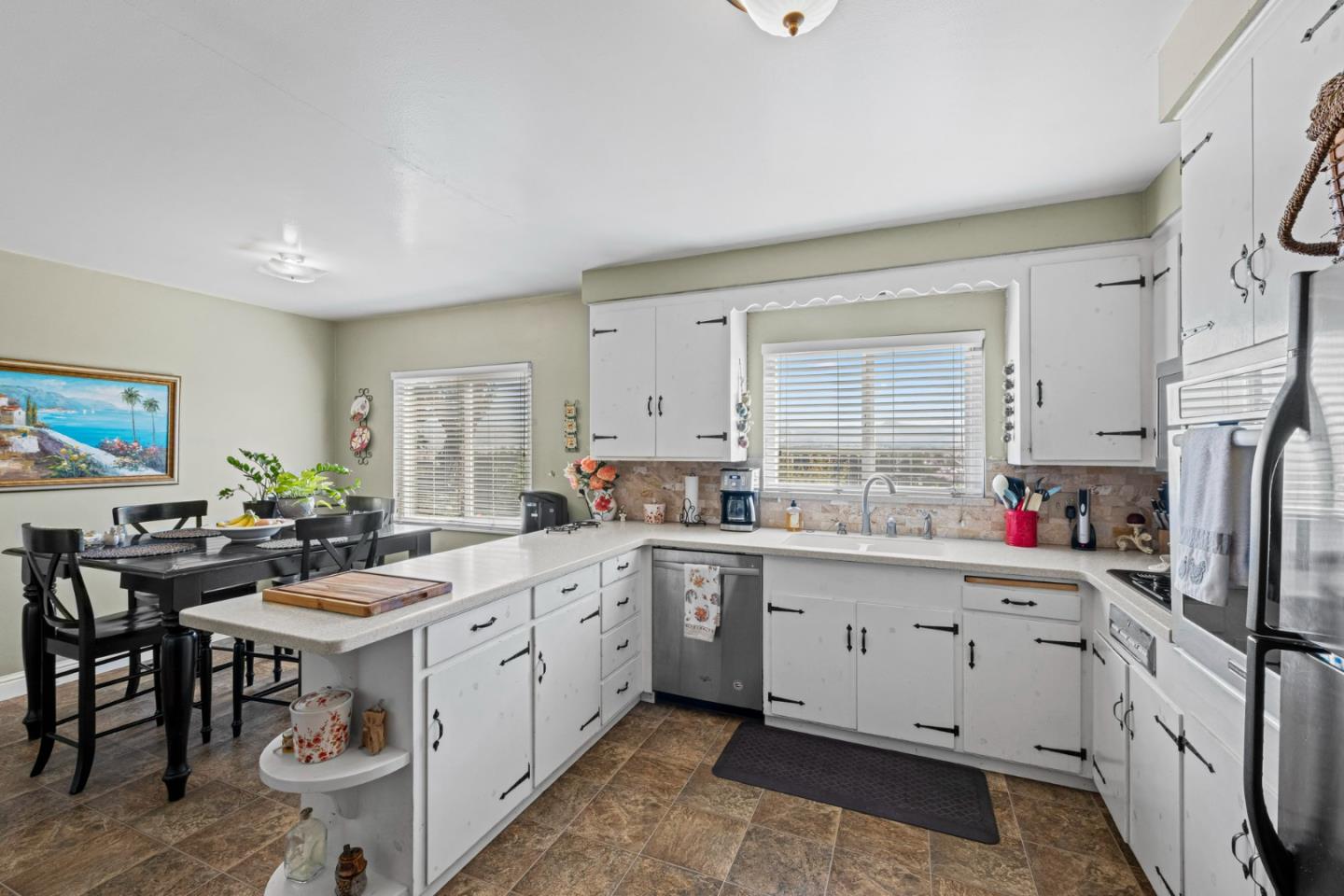 4211 Bolsa RD