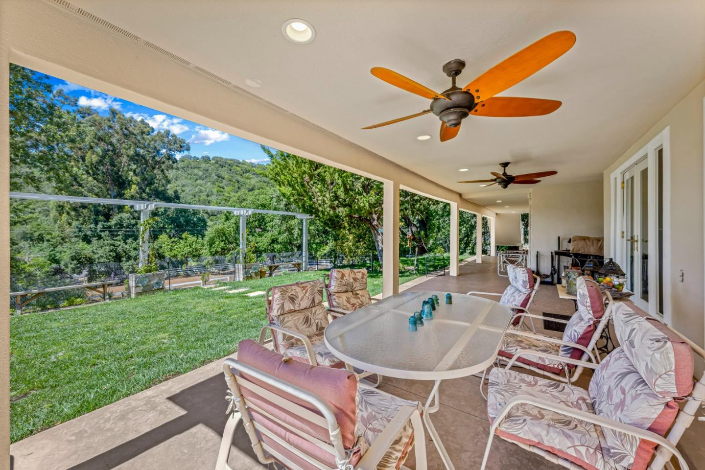 13700 Sycamore DR