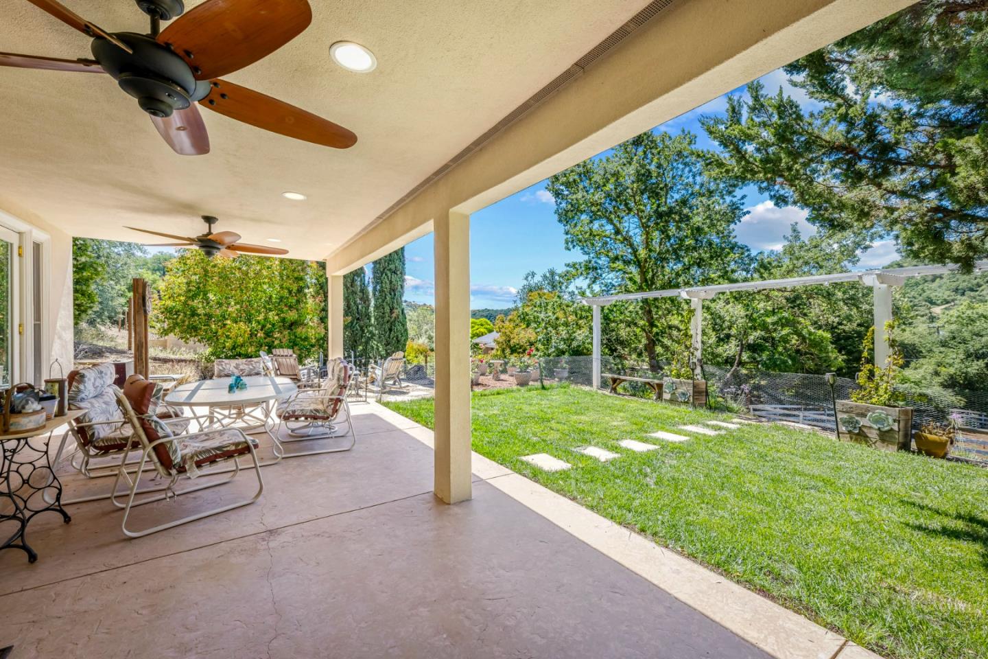 13700 Sycamore DR