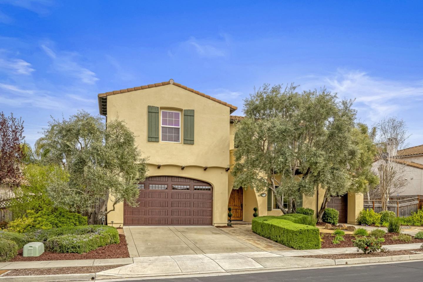 2555 Muirfield WAY