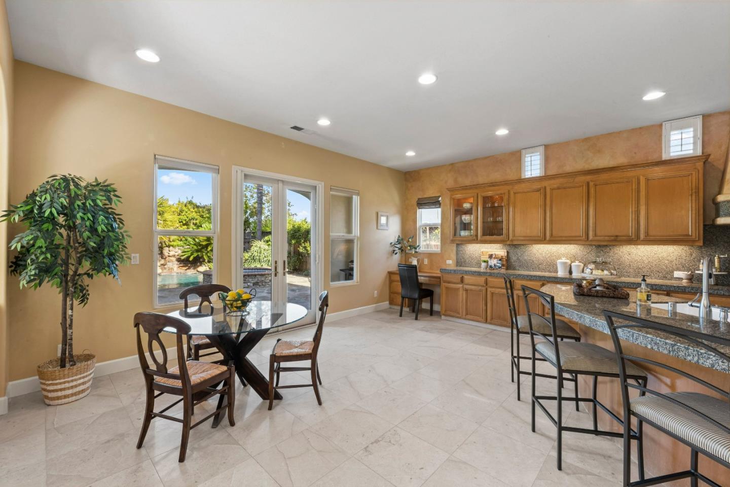 7466 Dunbar Court