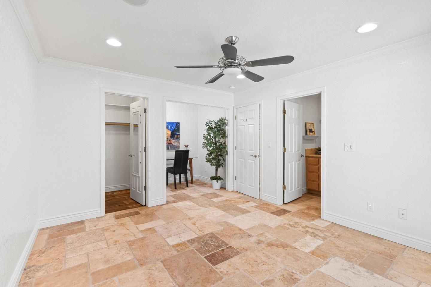 905 Helen Drive