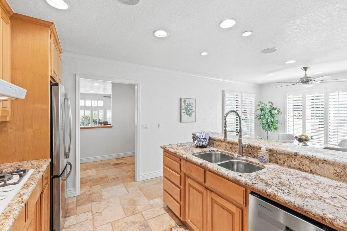 905 Helen Drive