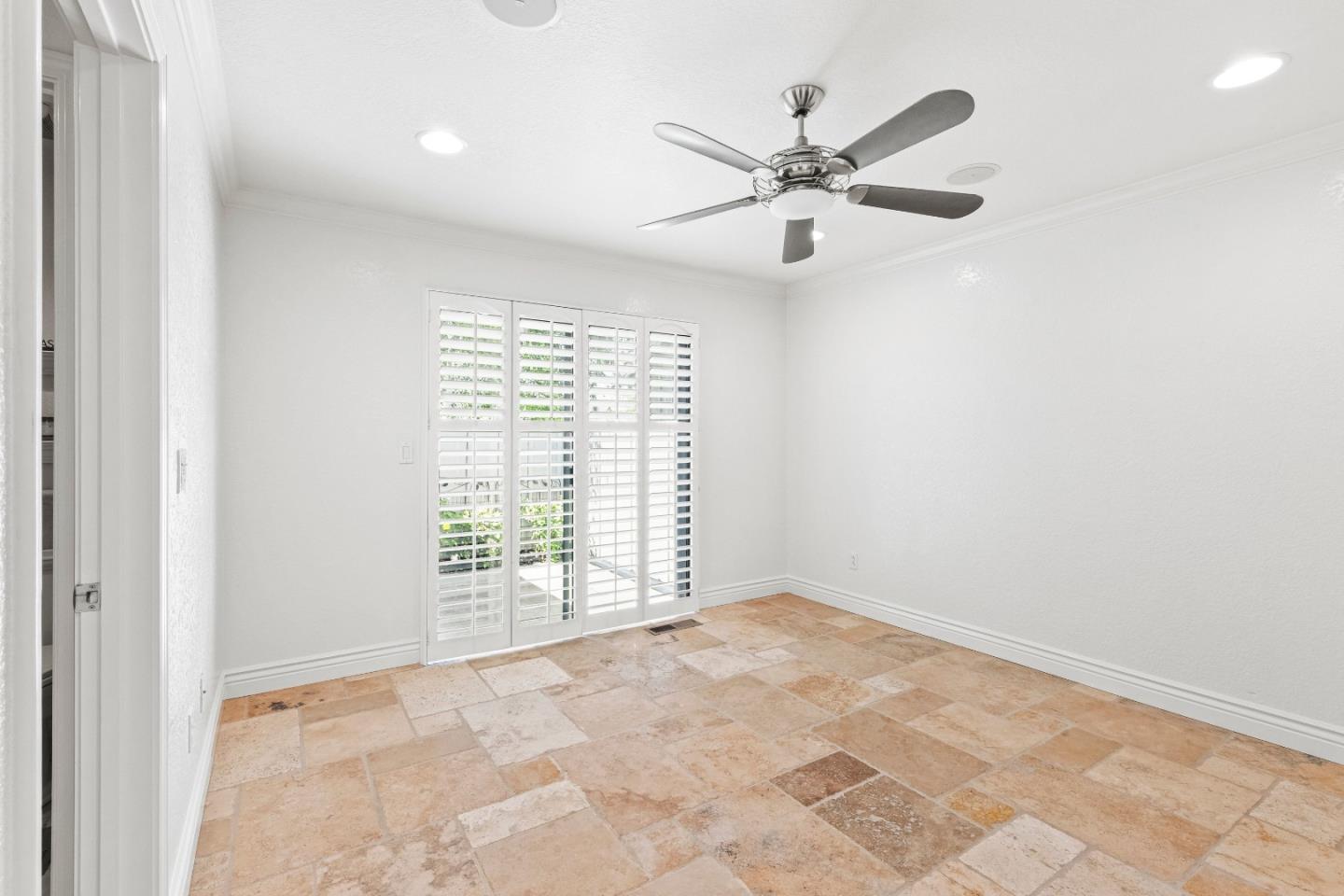 905 Helen Drive