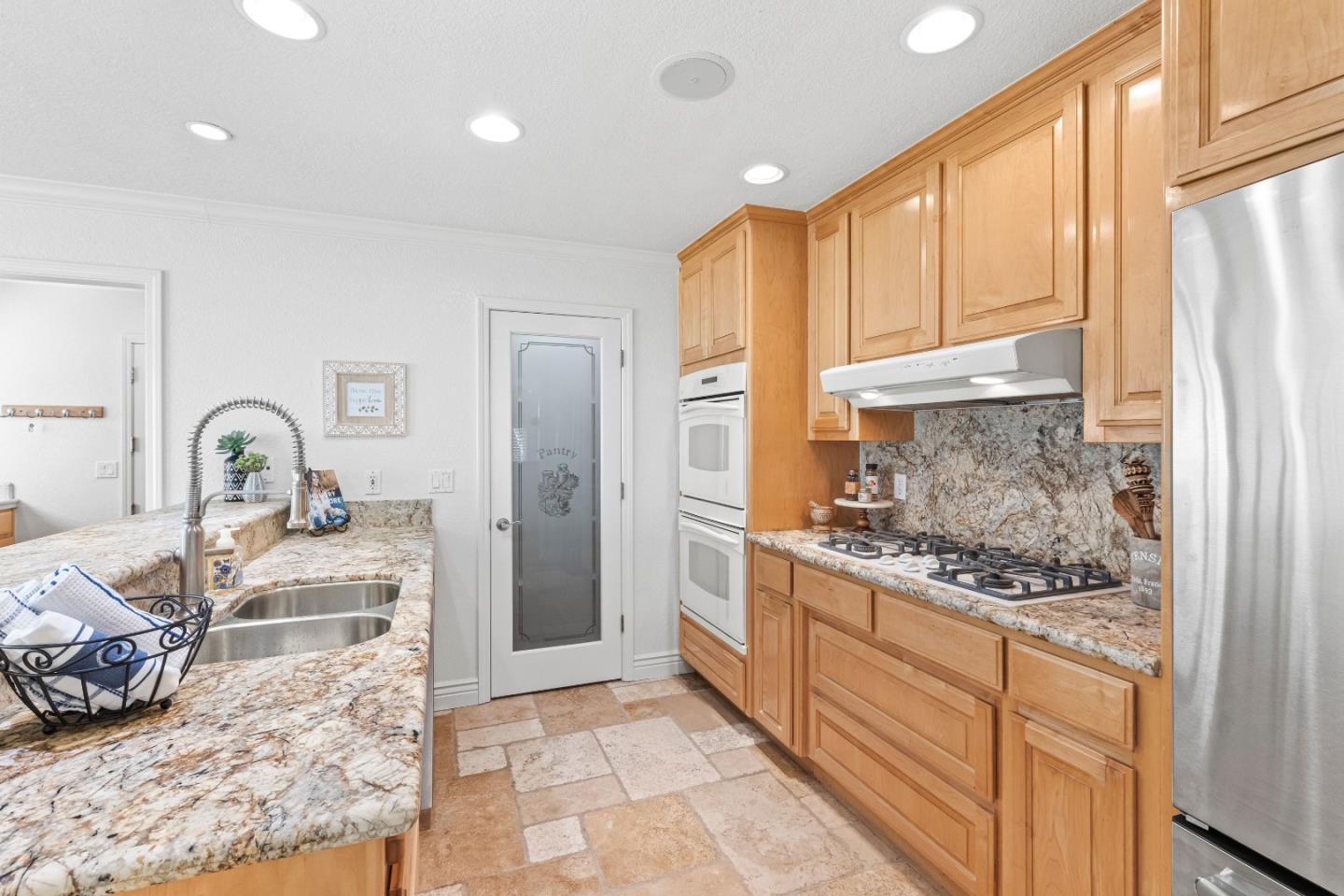905 Helen Drive