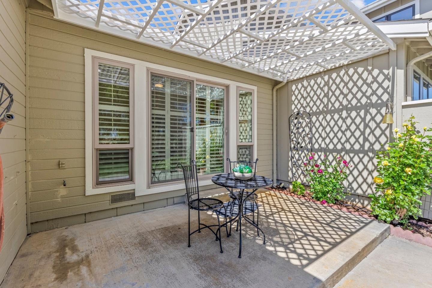 905 Helen Drive