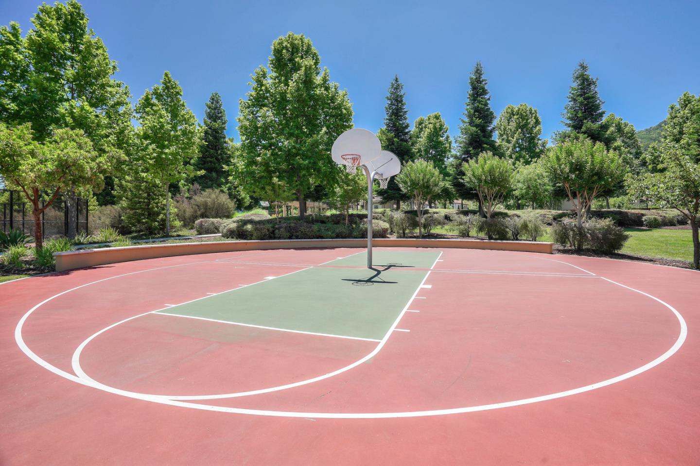 6560 Eagle Ridge CT