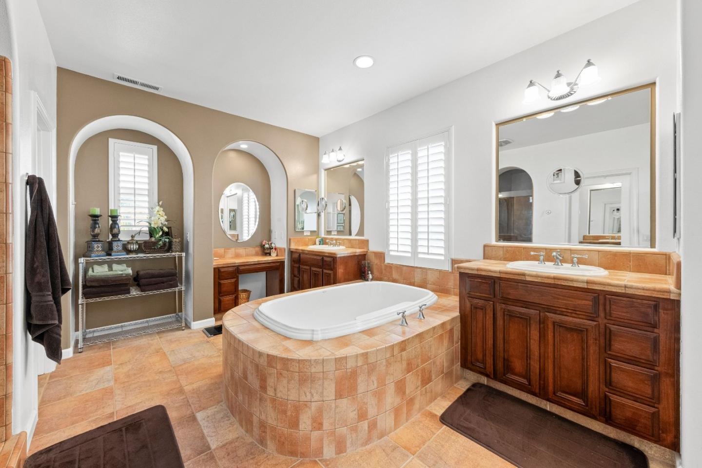 6560 Eagle Ridge CT