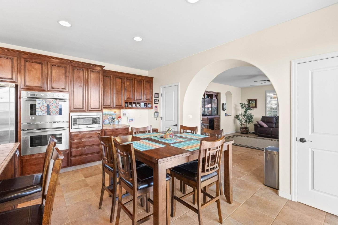 6560 Eagle Ridge CT