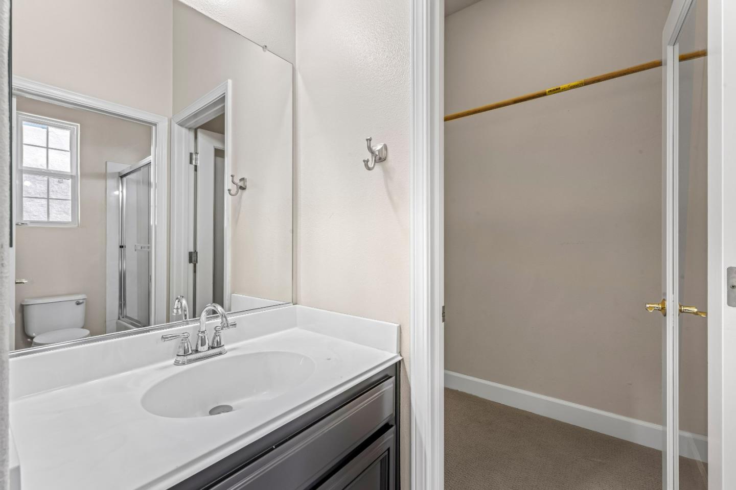 2520 Club DR