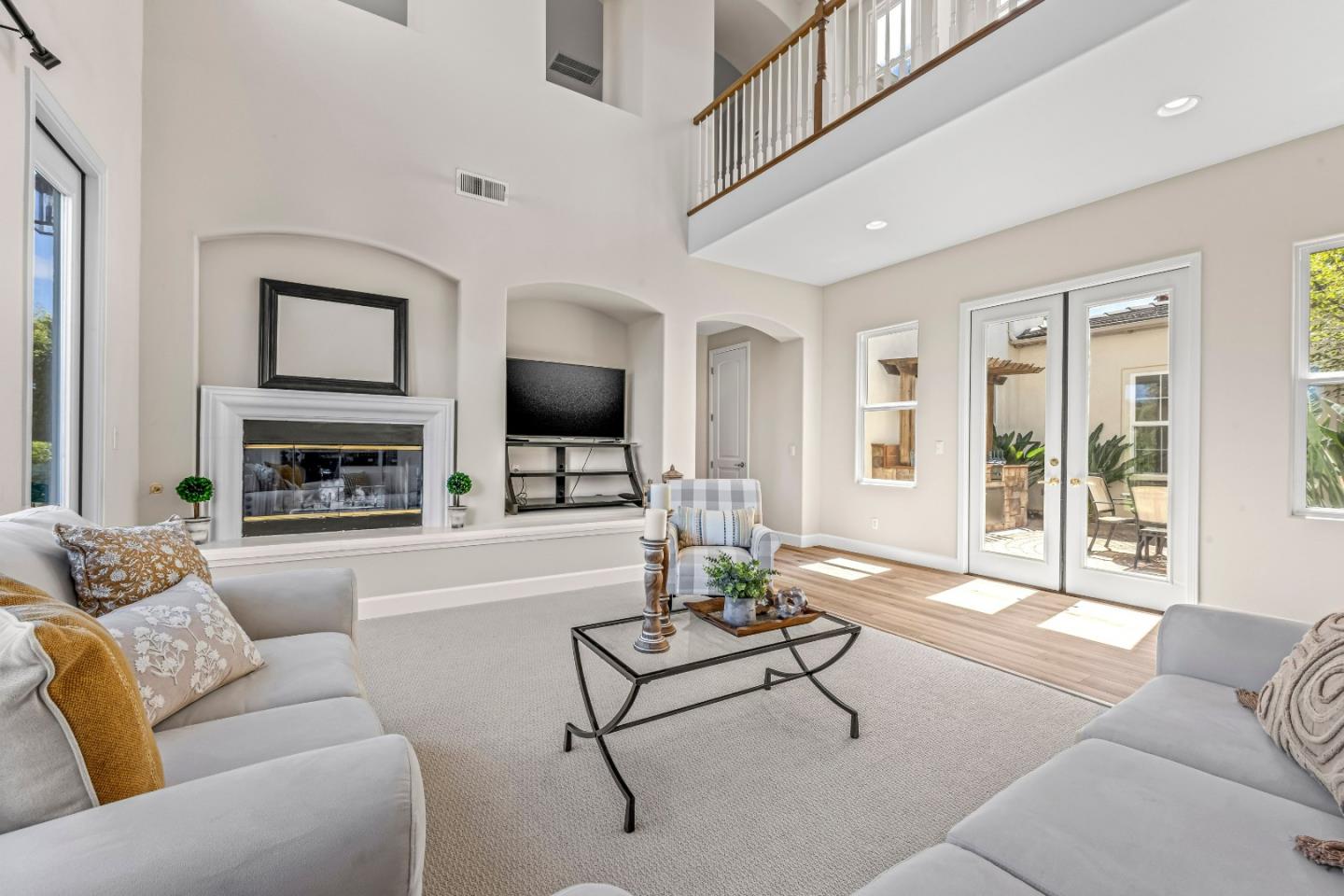 2520 Club DR
