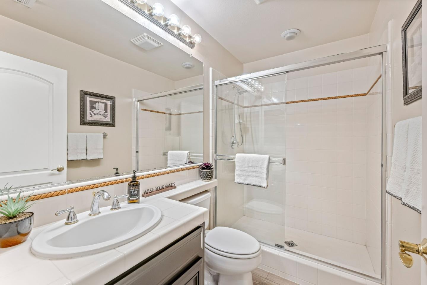 2520 Club DR