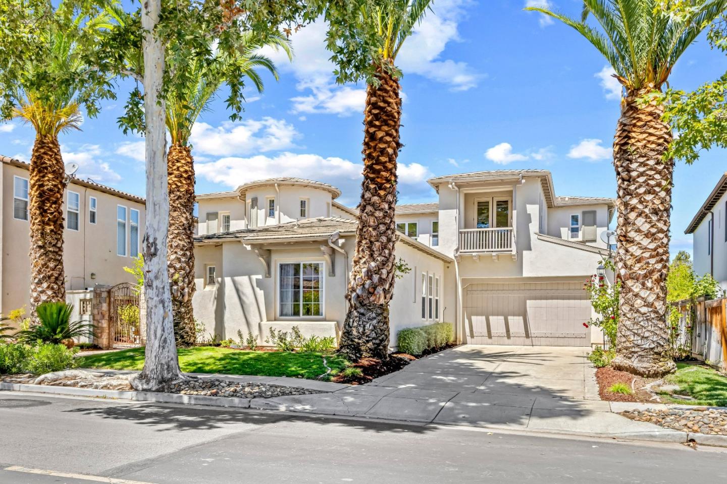 2520 Club DR