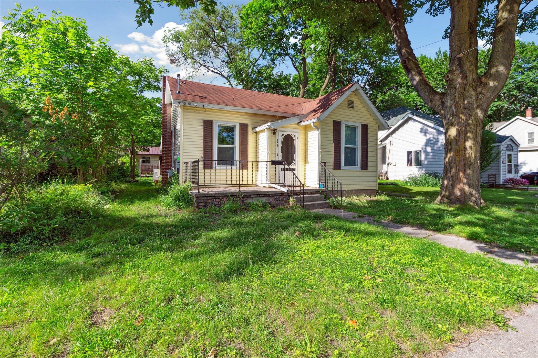 607 Woodward Avenue