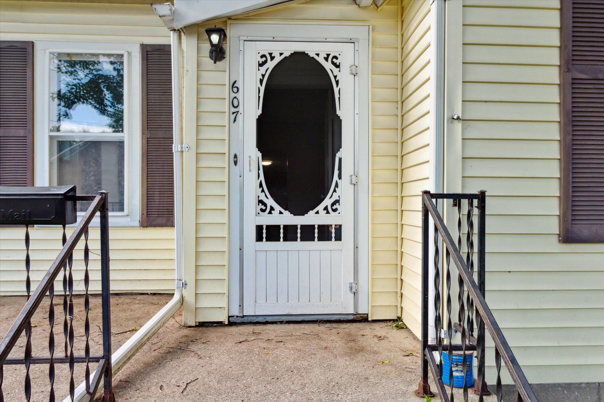 607 Woodward Avenue
