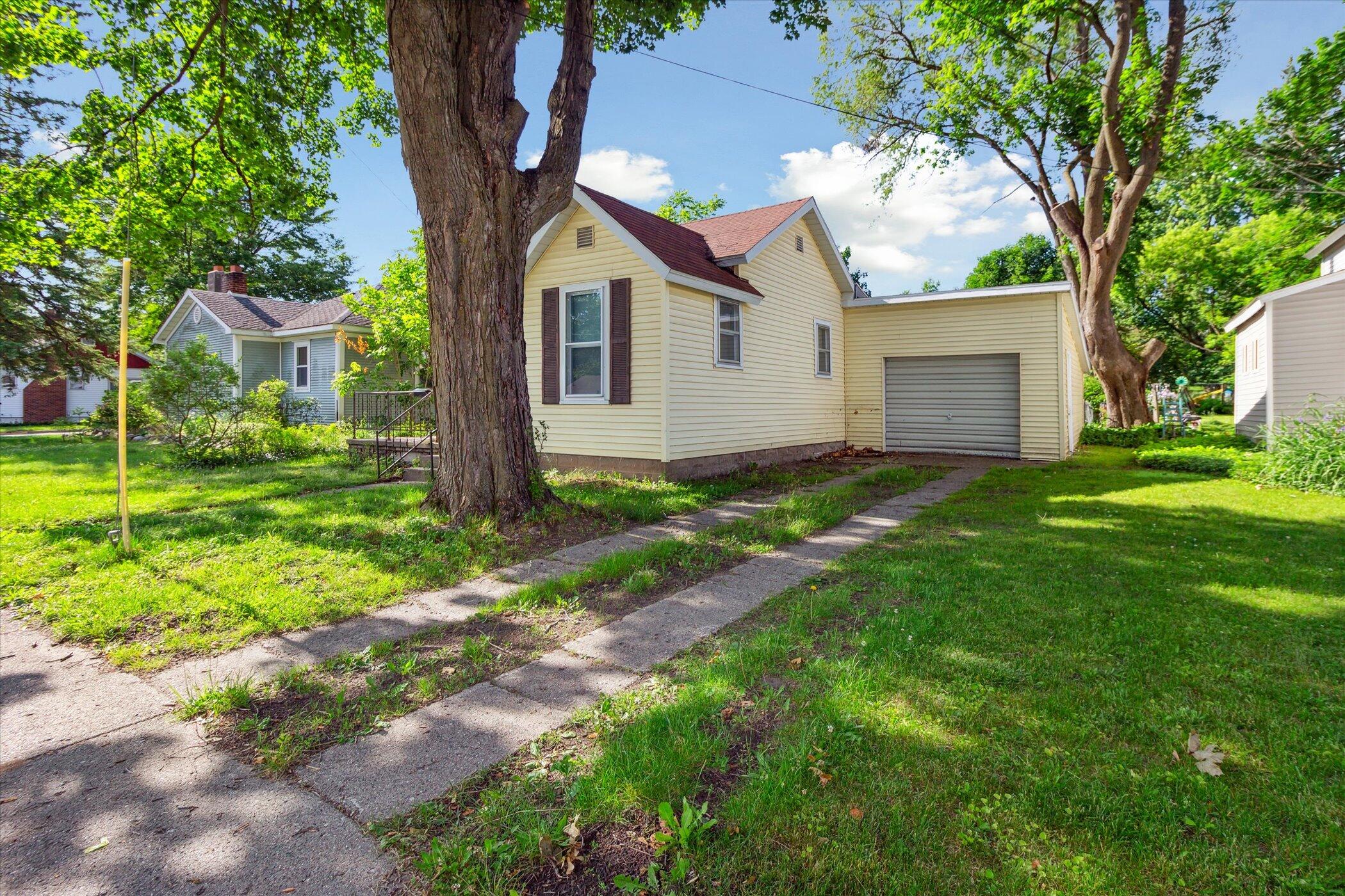 607 Woodward Avenue