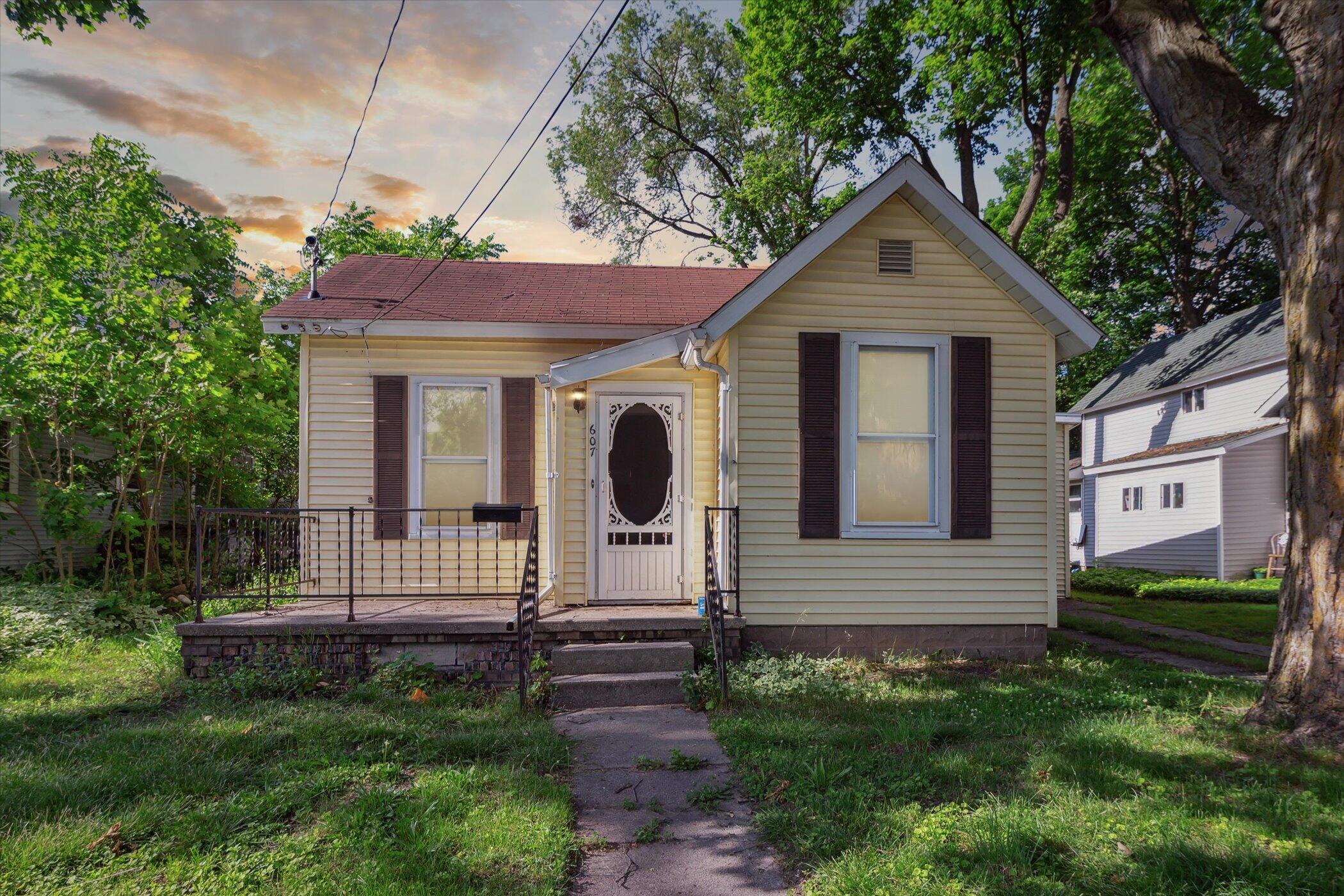 607 Woodward Avenue