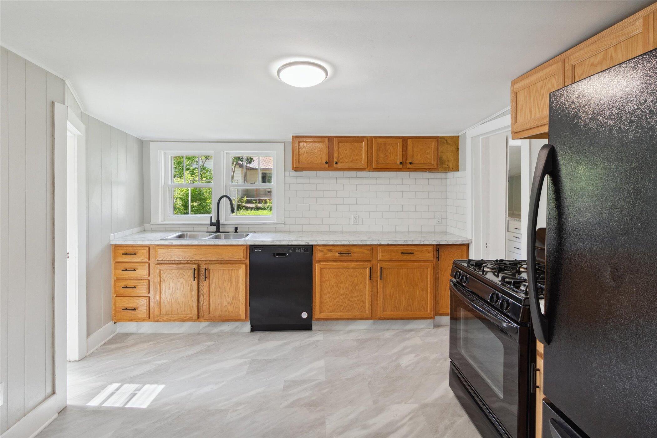 607 Woodward Avenue