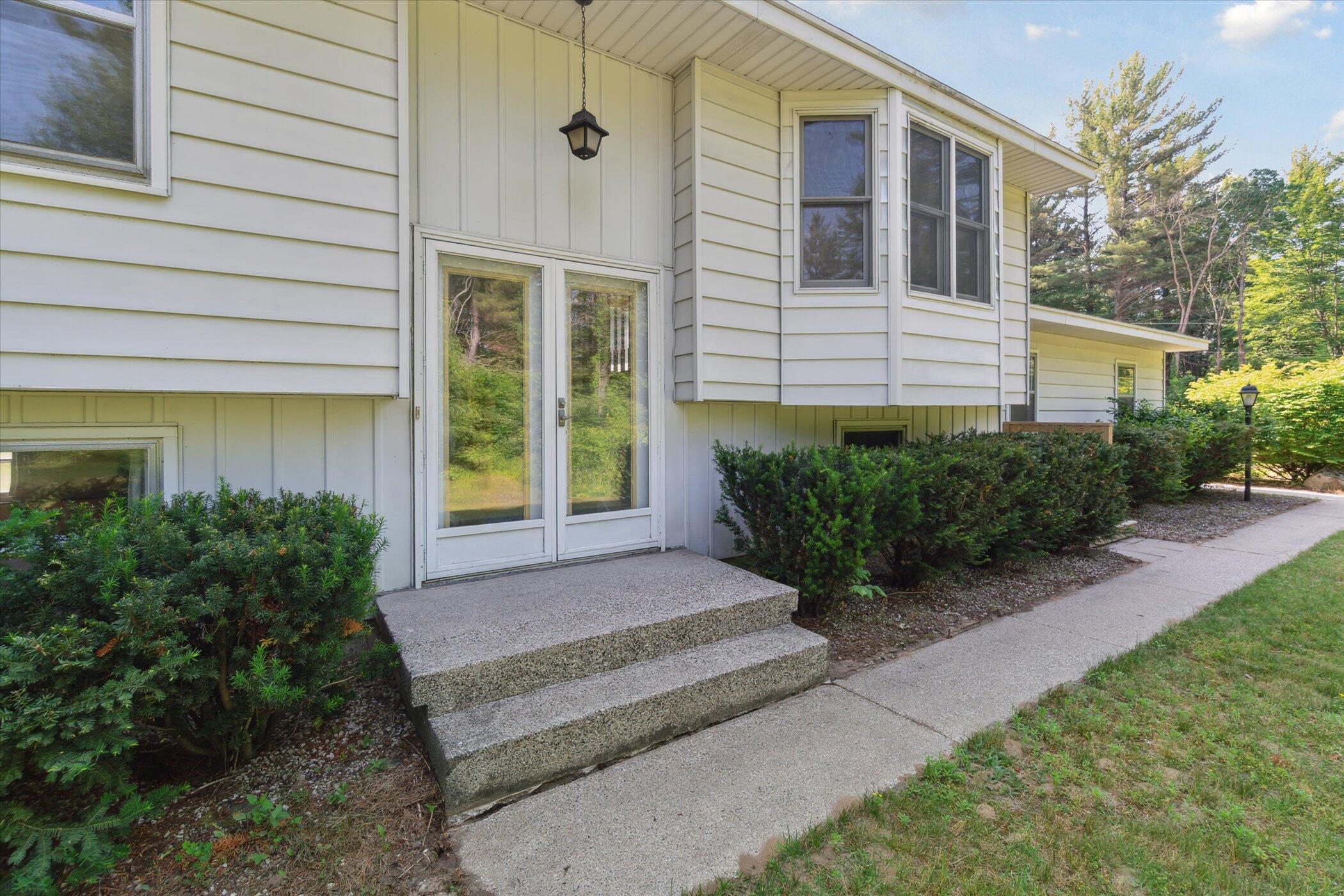 15730 Cedar Springs Avenue NE