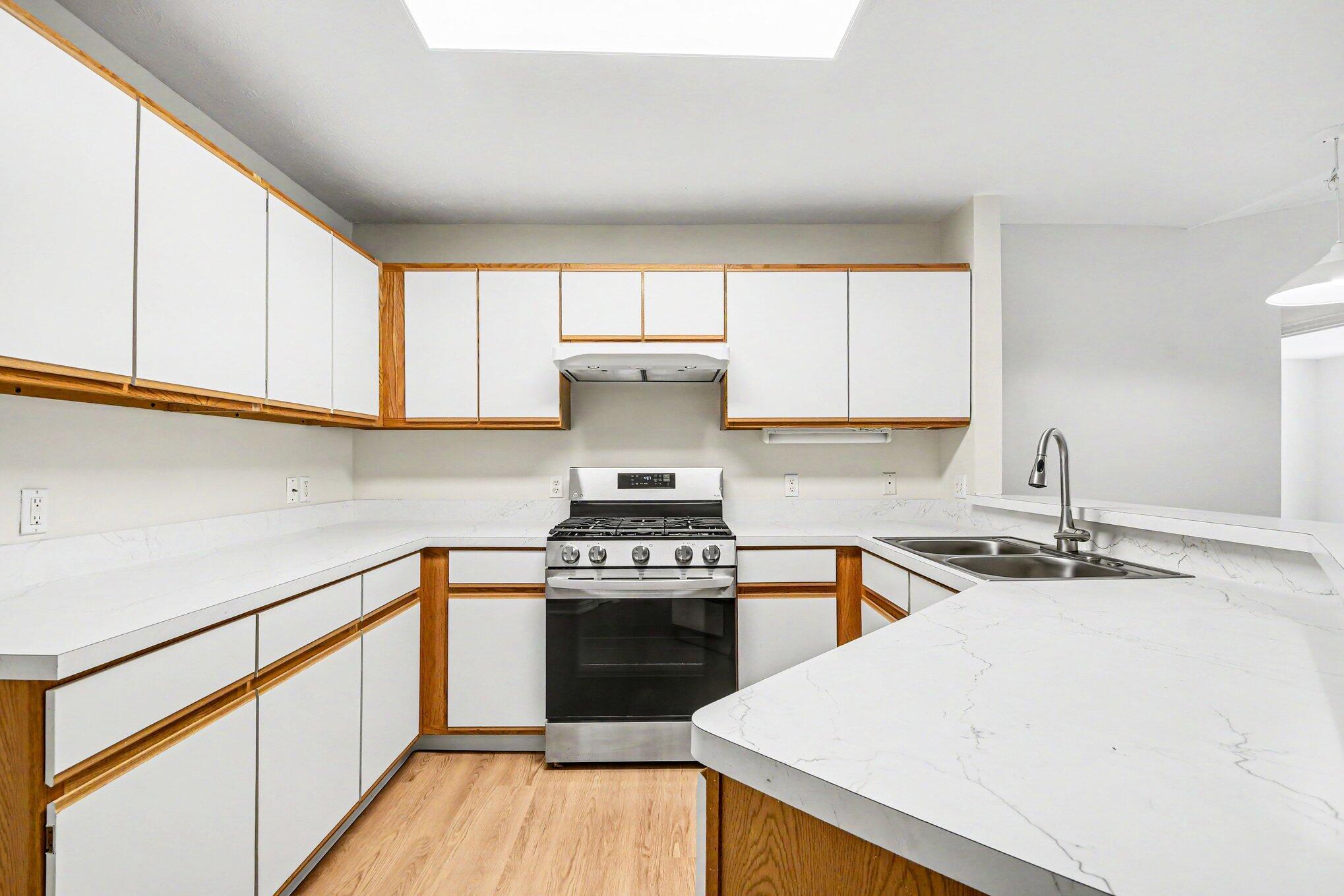 3101 Poplar Creek Drive SE 302