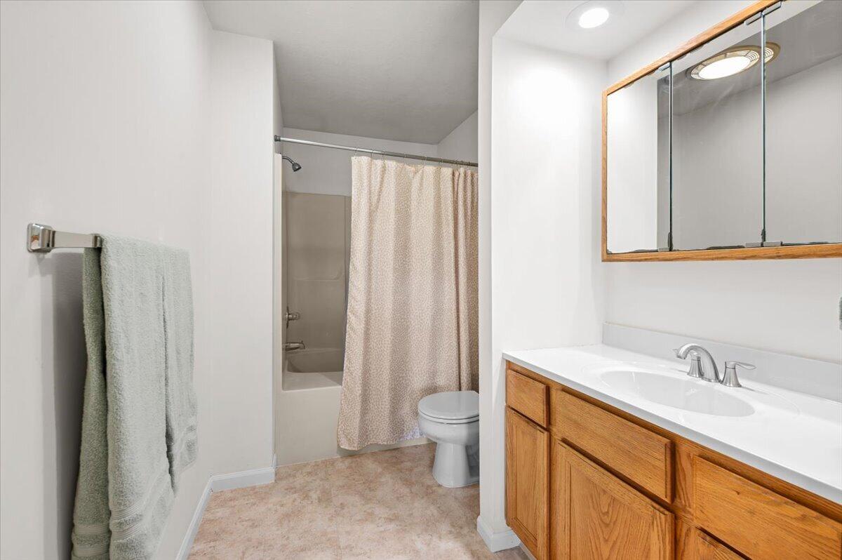 16005 Sheridan Road