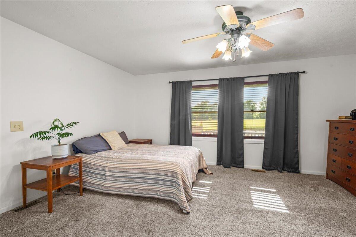16005 Sheridan Road