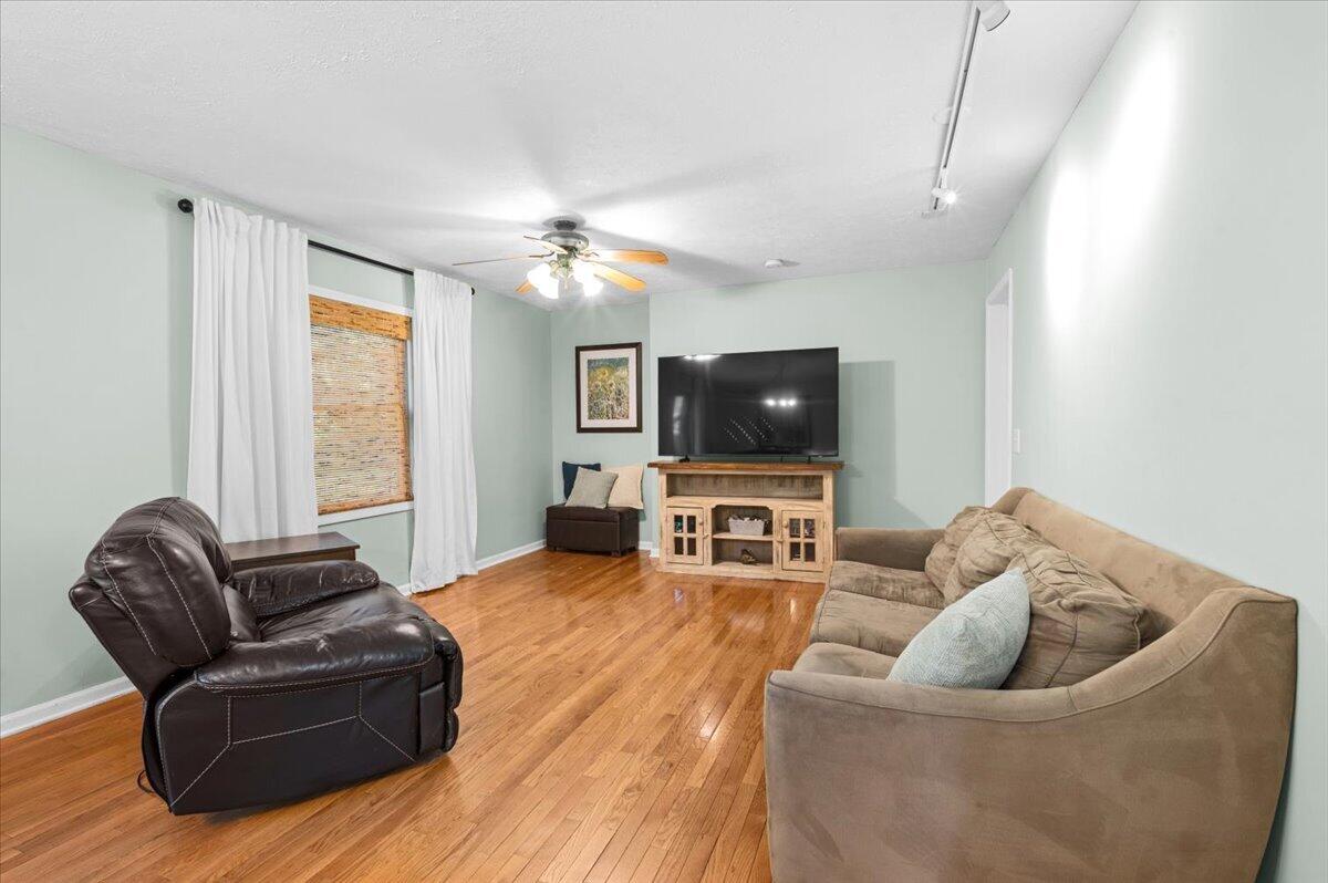 16005 Sheridan Road